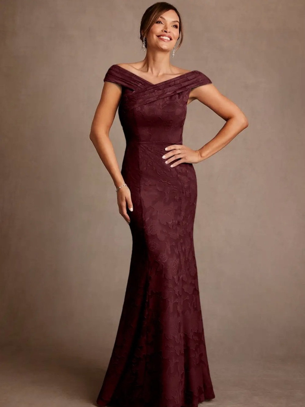 NWT Azazie Aberdeen Dress in Cabernet - Size A8